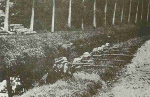 Französische Französische Infanterie deckt ein  Kanalufer