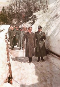 Hitler und Himmler am Berghof
