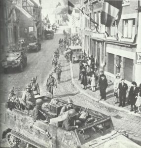 Einzug US-Truppen in belgische Ortschaft