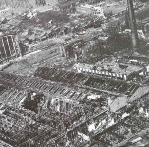 Werksgeländes der Rüstungsfirma Krupp in Essen nach den englischen Bombenangriffen