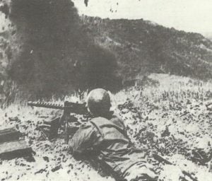 ^US-Infanterie der 38. Division sprengen japanische Stellungen