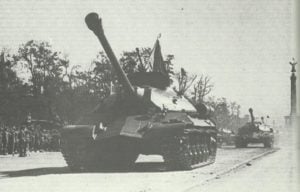 schwere russische Panzer vom Typ JS 3
