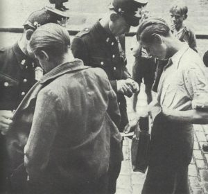 Polizeikontrolle auf dem Schwarzmarkt 