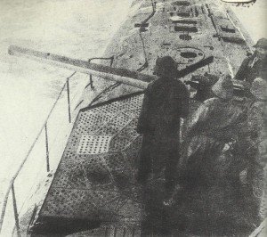 angreifendes deutsches U-Boot 