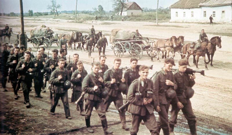 deutsche Infanterie marschiert nach Russland hinein