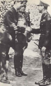 De Gaulle trifft Köng Georg VI. von Großbritannien.