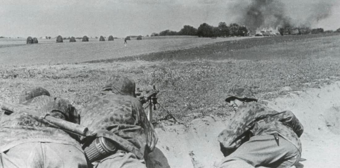 Waffen-SS-Soldaten im Gefecht 