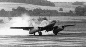 Me 262 V3 landet nach ihrem Erstflug