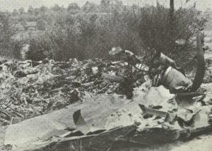 Trümmer eines abgeschossenen britischen Stirling-Bombers