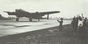 heimkehrender Lancaster-Bomber