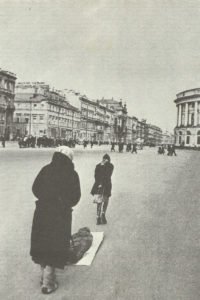 Newski-Prospekt während der Belagerung von Leningrad