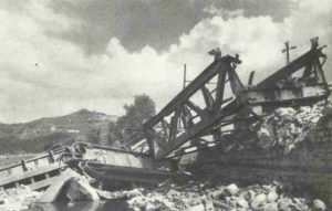 Von deutschen Truppen gesprengte Brücken in Italien