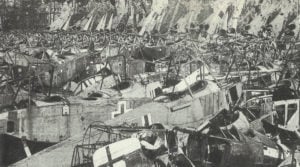 zerstörte deutsche Militärflugzeuge
