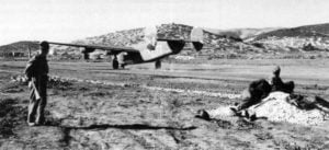 Notlandung einer B-24 Liberator auf einem provisorischen Flugfeld 