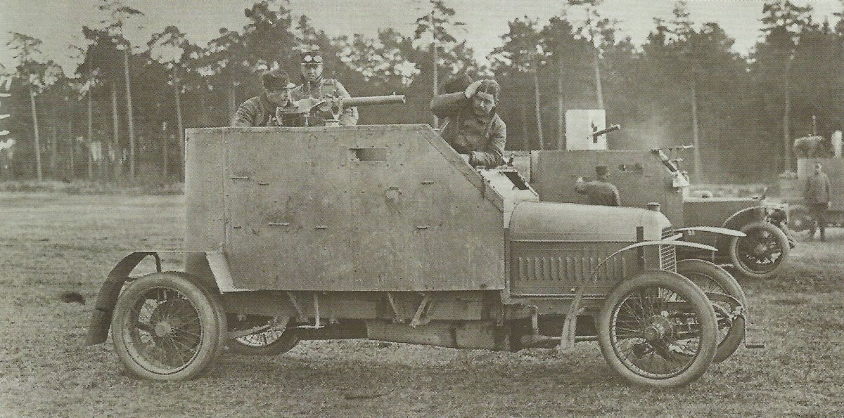 Peugeot und Mors-Panzerwagen Russland