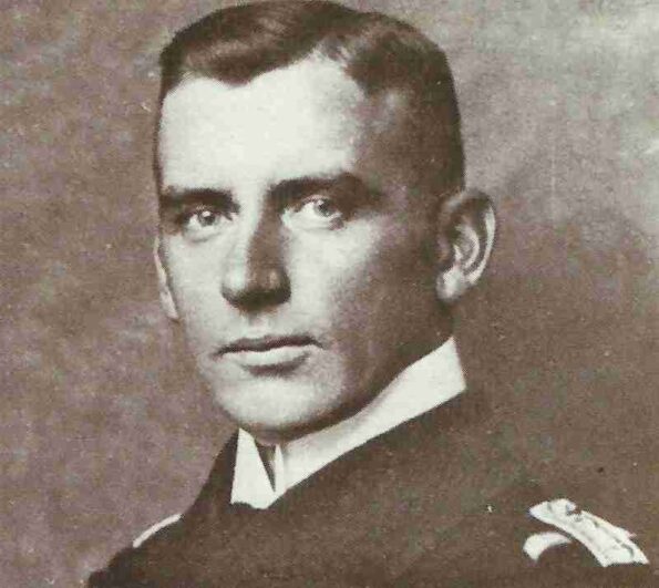 Kaiptänleutnant Helmuth von Mücke hellmuth von muecke Emden