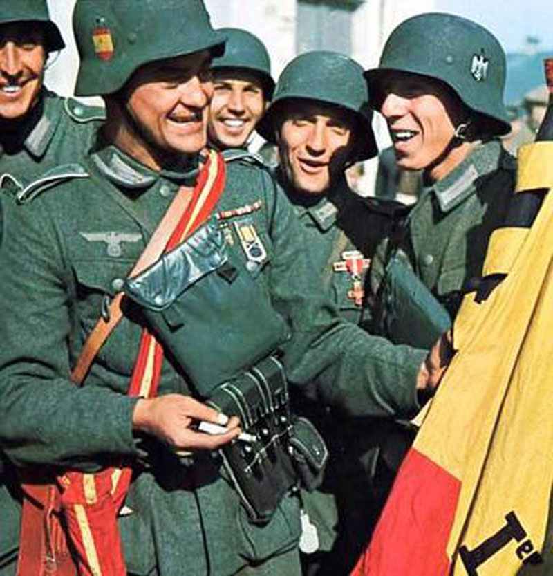Spanische Soldaten der Blauen Division an der Ostfront