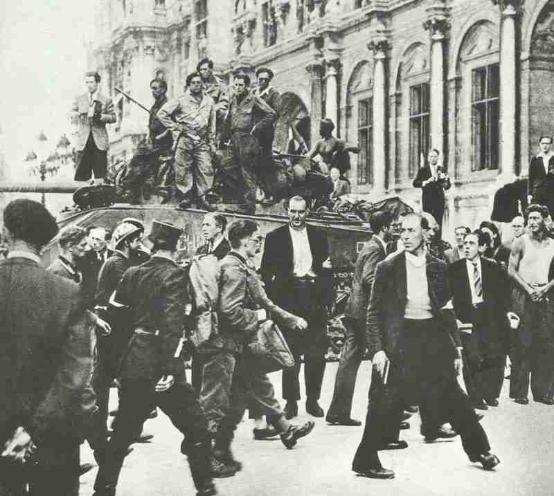deutsche Gefangene i Paris 1944
