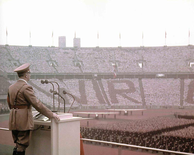 Hitler im Olympiastadion