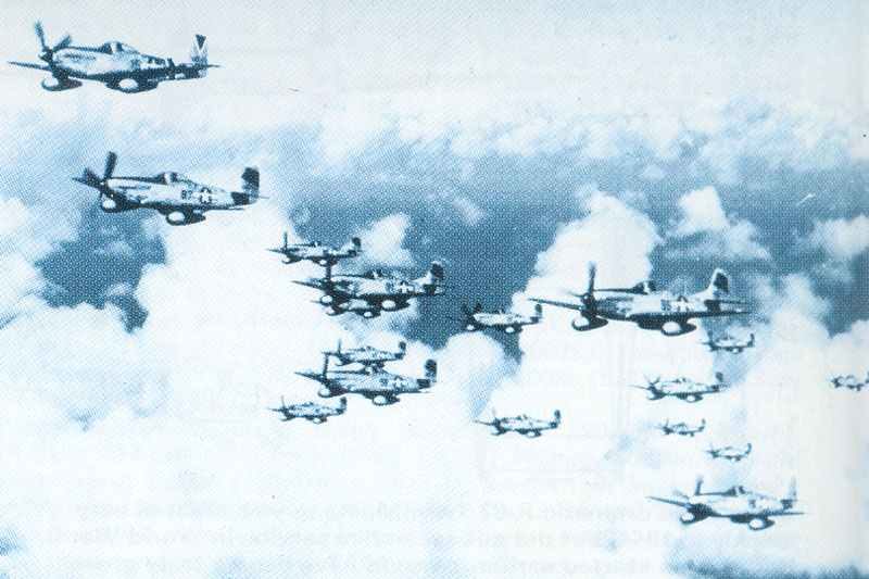 Schwarm von P-51 D Mustangs