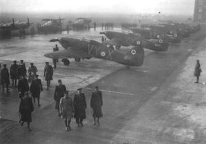 König George VI. besucht RAF-Staffeln in Frankreich