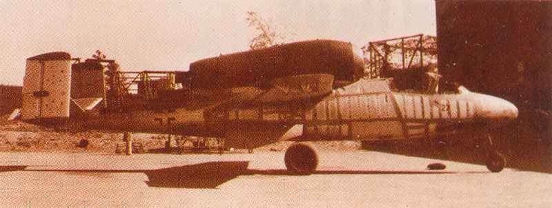 He 162 vor Heinkel-Fabrik