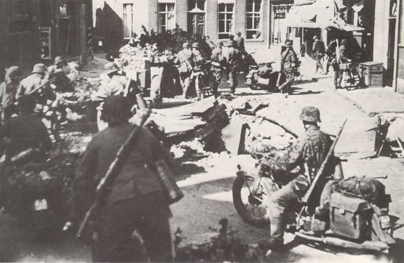 Kradschützen der SS-Division Totenkopf