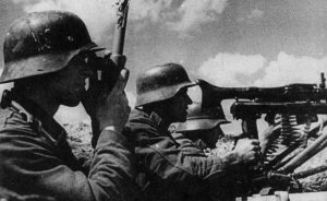 MG42 im Schützengraben