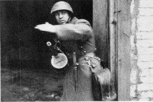 Ein russischer Sturmführer in Stalingrad.