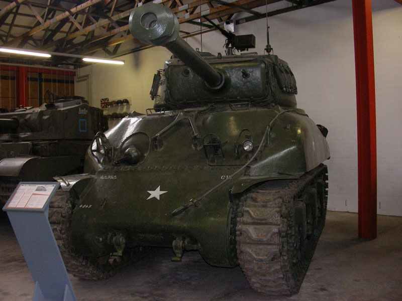 M4A1(76mm) Sherman im Panzermuseum Munster.