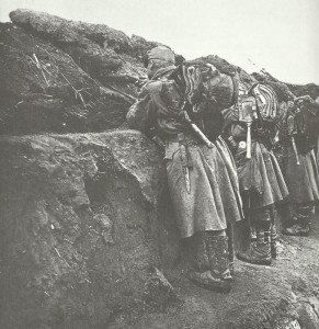 Österreich-ungarische Soldaten besetzen den Schützenauftritt