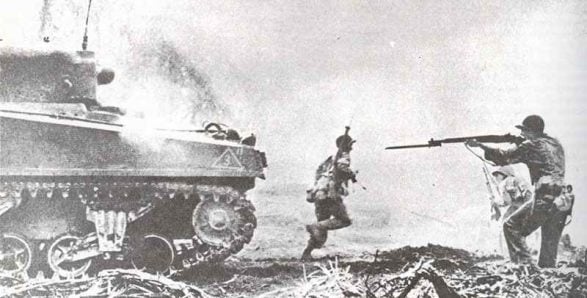 Aiming Garand Iwo Jima px800