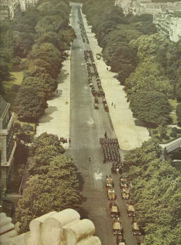 Blick auf die Avenue Foch während des deutschen Einmarsch