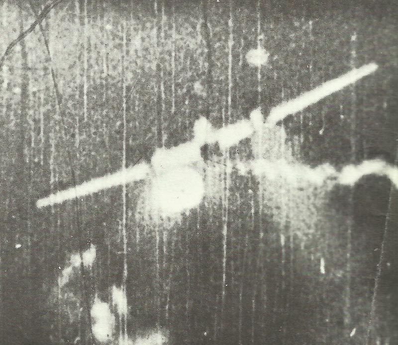 Backbord-Triebwerk einer Bf 110 explodiert