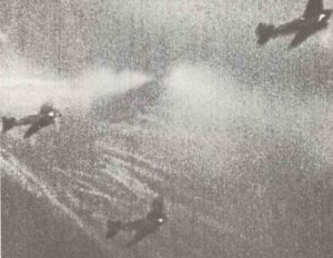 Bild aus der in den Flügeln eingebauten Kontroll-Filmkamera eines Hawker Hurricane