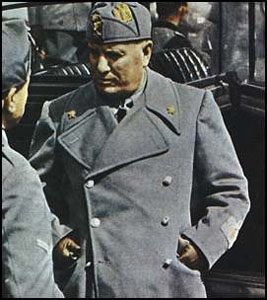 Mussolini im Februar 1943