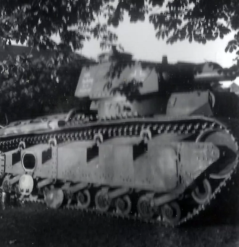 Fotos eines Landsers im 2. Weltkrieg 45 Neubaufahrzeuge