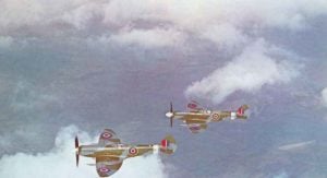 Spitfire F21 und F22