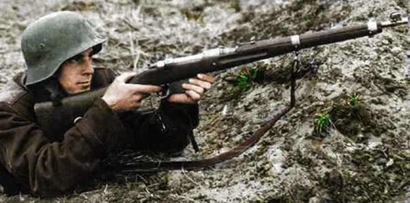 ungarischer Soldat Mannlicher Gewehr
