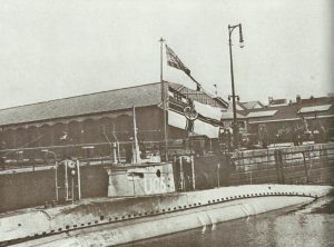 UC 5 strandete und wurde von der Royal Navy erbeutet.