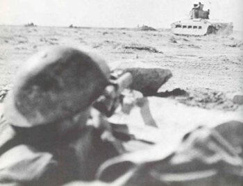 Matilda II Panzer während des Unternehmen Brevity WW2 Chronology 333 px800