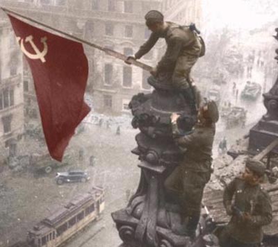 Sowjet-Flagge auf Reichstag