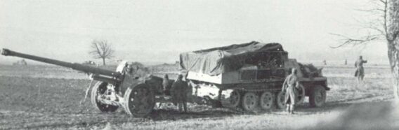 Transport der 88-mm Pak 43 mit SdKfz 10 Pak43 41 transport