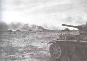 abgeschossene deutsche Panzer während des Unternehmen Crusader