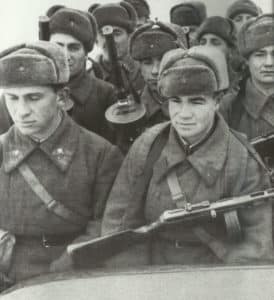 Truppentransporter der Roten Armee 