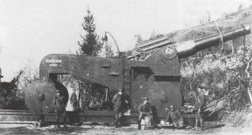 Italienische schwere 305-mm-Haubitze