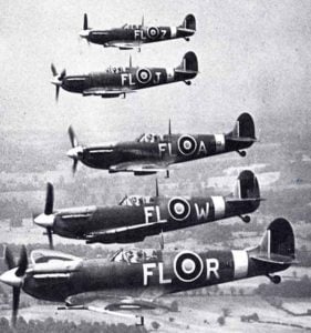 Formation von Spitfire VB 