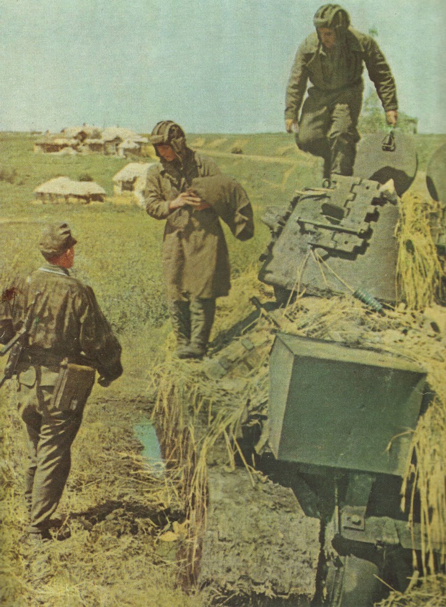 5. SS-Panzer-Division Wiking 6 russische Pnazerbesatzung ergibt sich SS