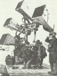 ussische Horchgeräte an Stalingrad-Einflugschneise 
