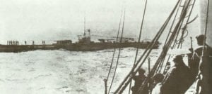 Deutsches U-Boot auf See.